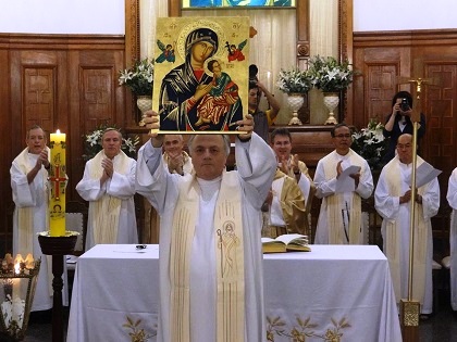 Il Rettore del Santuario della Madonna PS  di Roma, P. Luciano Panella, ha donato al santuario di Campo Grande una copia fedele della Icona originale