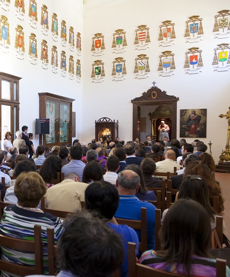 L'evento formativo  del giugno 2013 si tenne nel Salone degli Stemmi dell'Episcopio di S. Agata de' Goti.
