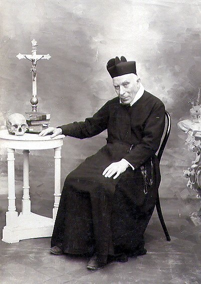 Il redentorista P. Antonio Losito, C.Ss.R. 1838-1917 – Italia, Provincia di Napoli. Servo di Dio, è una delle figure redentoriste più interessanti tra l’800 e ‘900 del Meridione d’Italia. È in corso la causa per la sua beatificazione. La sua memoria è mantenuta viva dalle molte iniziative che si fanno in Canosa (BA), patria del Venerabile Servo di Dio.
