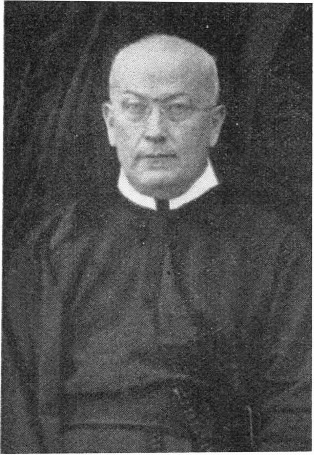 Il redentorista P. Christopher McEnniry C.Ss.R. 1878-1962, USA della Provincia di Saint Louis. Il papà era di origini irlandesi. I Superiori lo mandarono a Roma a perfezionare gli studi e al suo ritorno insegnò teologia morale e fu Prefetto degli studenti. Con lo pseudonimo di Father Tim Casey pubblicò più di 350 articoli su riviste redentoriste. Nel 1928 fu nominato Consultore Generale e dal 1936 Consultore ammonitore del P. Generale per 25 anni. E il generale Murray prima di fare la rinunzia da Generale nel Capitolo 1947, lo nominò Vice-gerente fino alla elezione del prossimo Generale. morì nell’ospedale di S. Maria di Saint Louis a 84 anni.